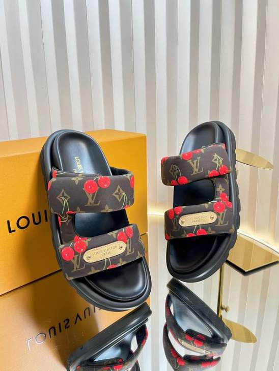 Picture of Louis Vuitton Slippers _SKULVsz35-45YF0804387